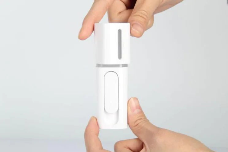 Portable Humidifier and Hydrating Aroma Diffuser